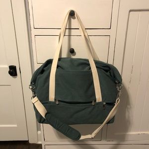 Lo & Sons Catalina Deluxe Weekender Bag in Forest